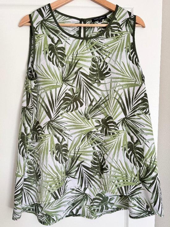 Mario Serrani Tops - Mario Serrani Tropical Leaf Pattern Sleeveless Top Women’s Size Large